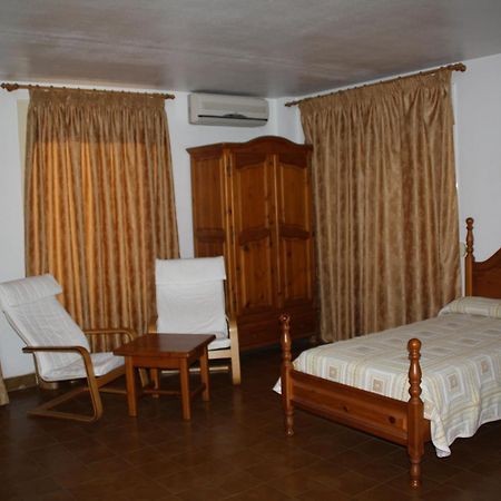 Hotel La Masia Порбоу Номер фото